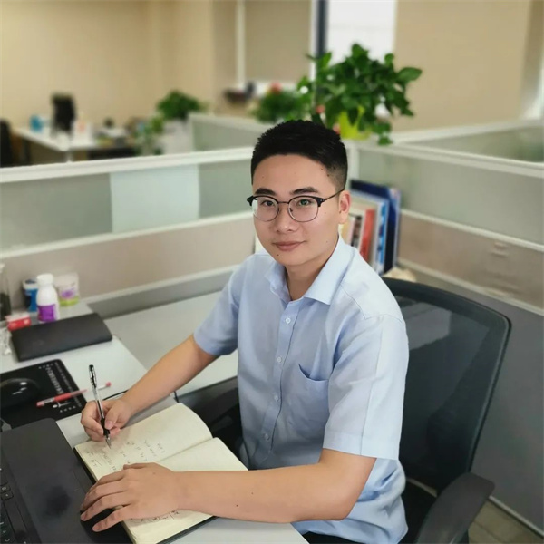 公司团员青年在集团“共同富！！で嗄晁怠蔽⑿步侵鹬腥倩窦鸭
