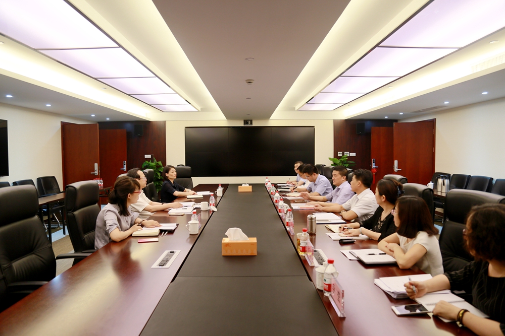 集团公司党委副书记黄伟建一行到浙商南宫官网调研领导